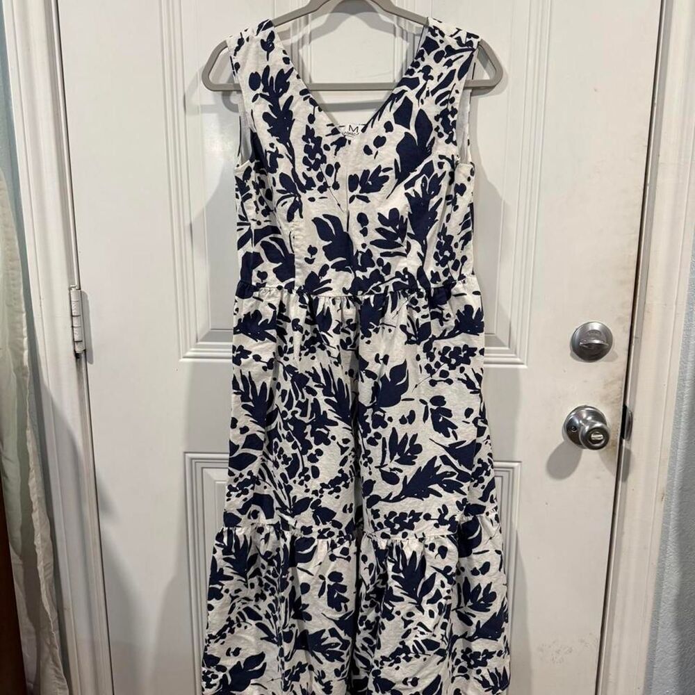 Magaschoni Size 8 Navy Blue White Floral Linen Blend Tiered Midi Dress Smocked